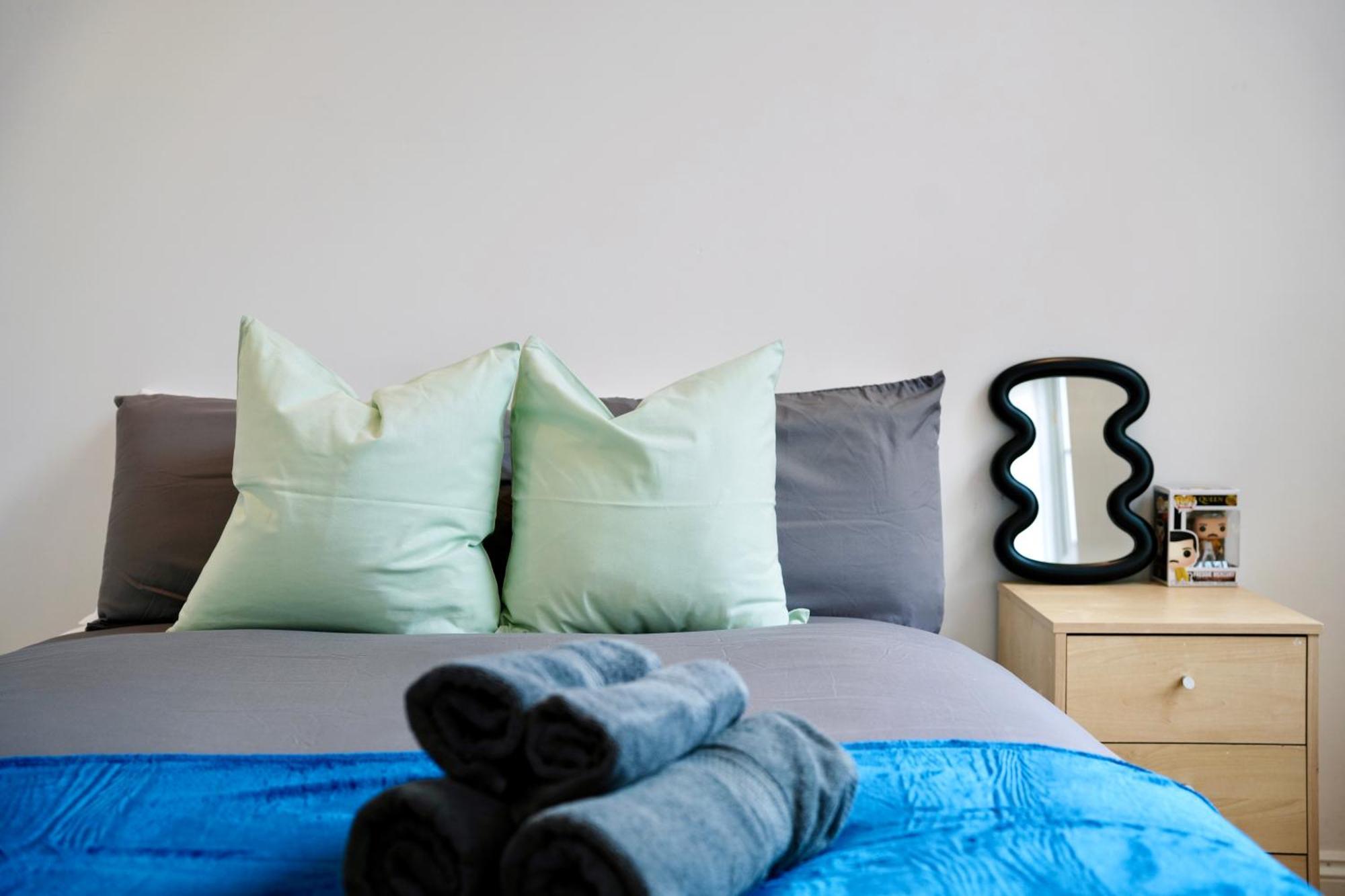 Appartamento The Chic Townhouse In Kings Cross!!! 3 Floors Londra Esterno foto