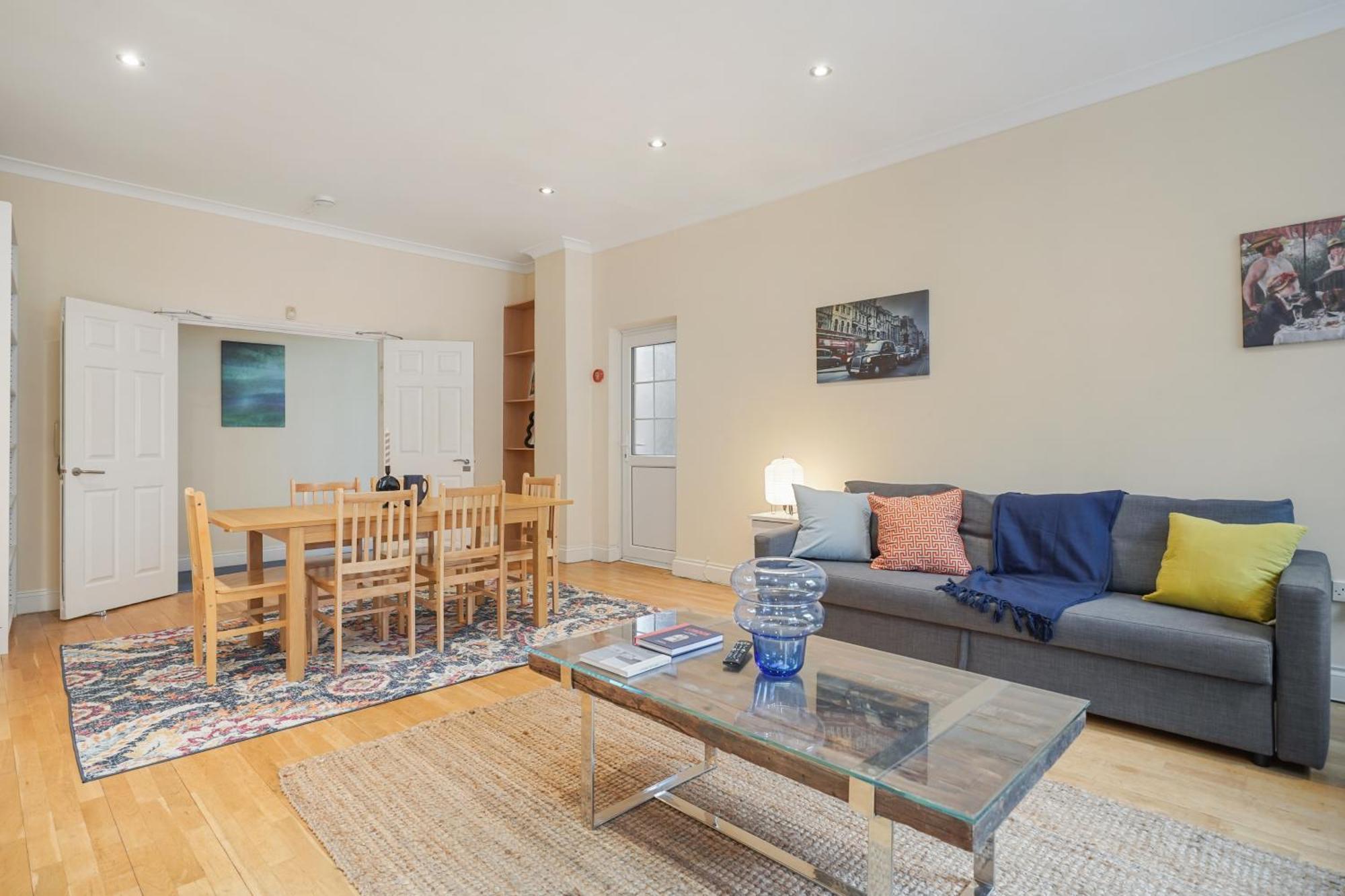 Appartamento The Chic Townhouse In Kings Cross!!! 3 Floors Londra Esterno foto