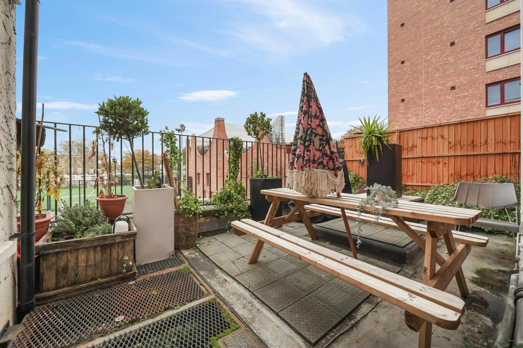 Appartamento The Chic Townhouse In Kings Cross!!! 3 Floors Londra Esterno foto