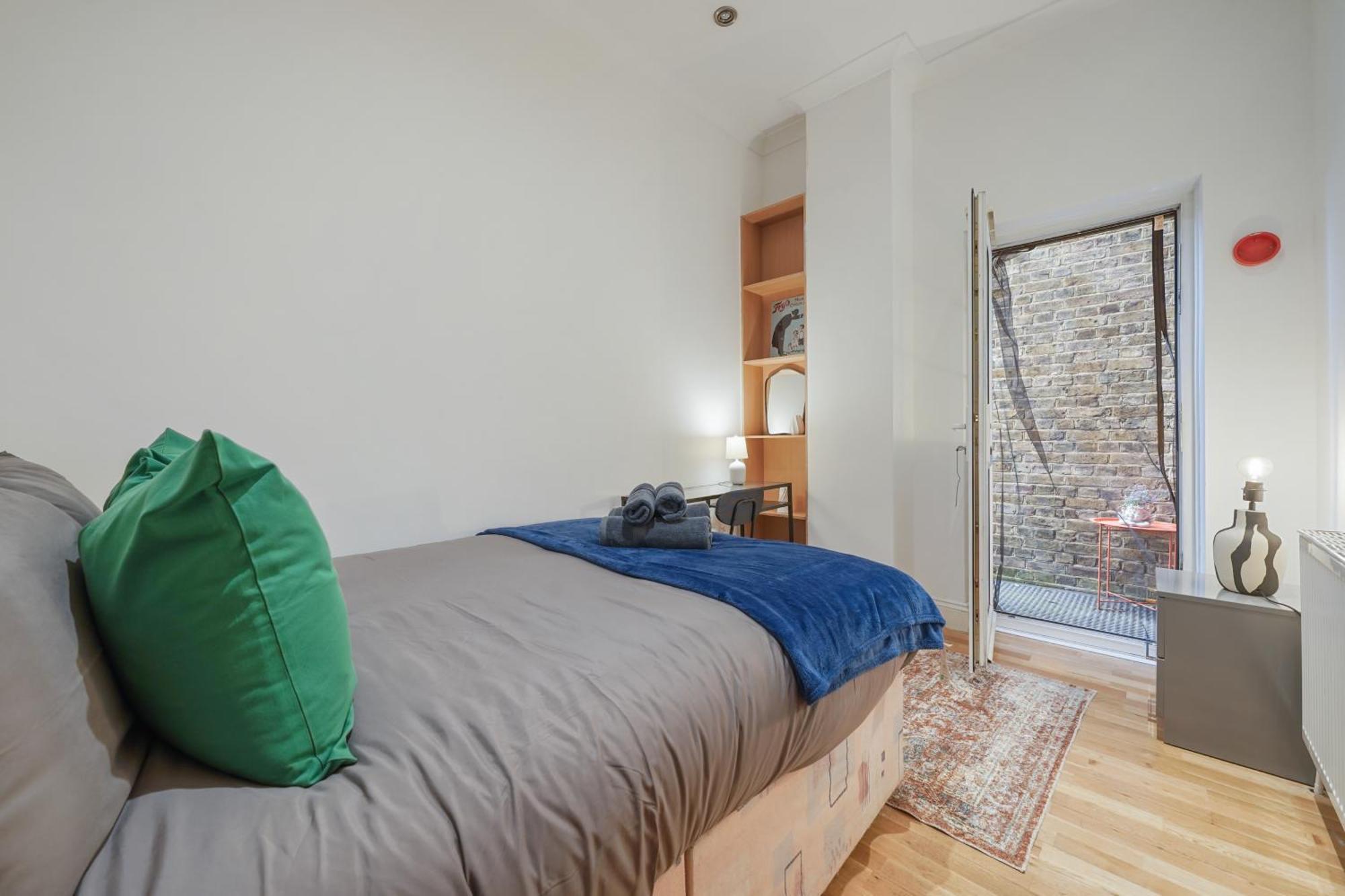 Appartamento The Chic Townhouse In Kings Cross!!! 3 Floors Londra Esterno foto